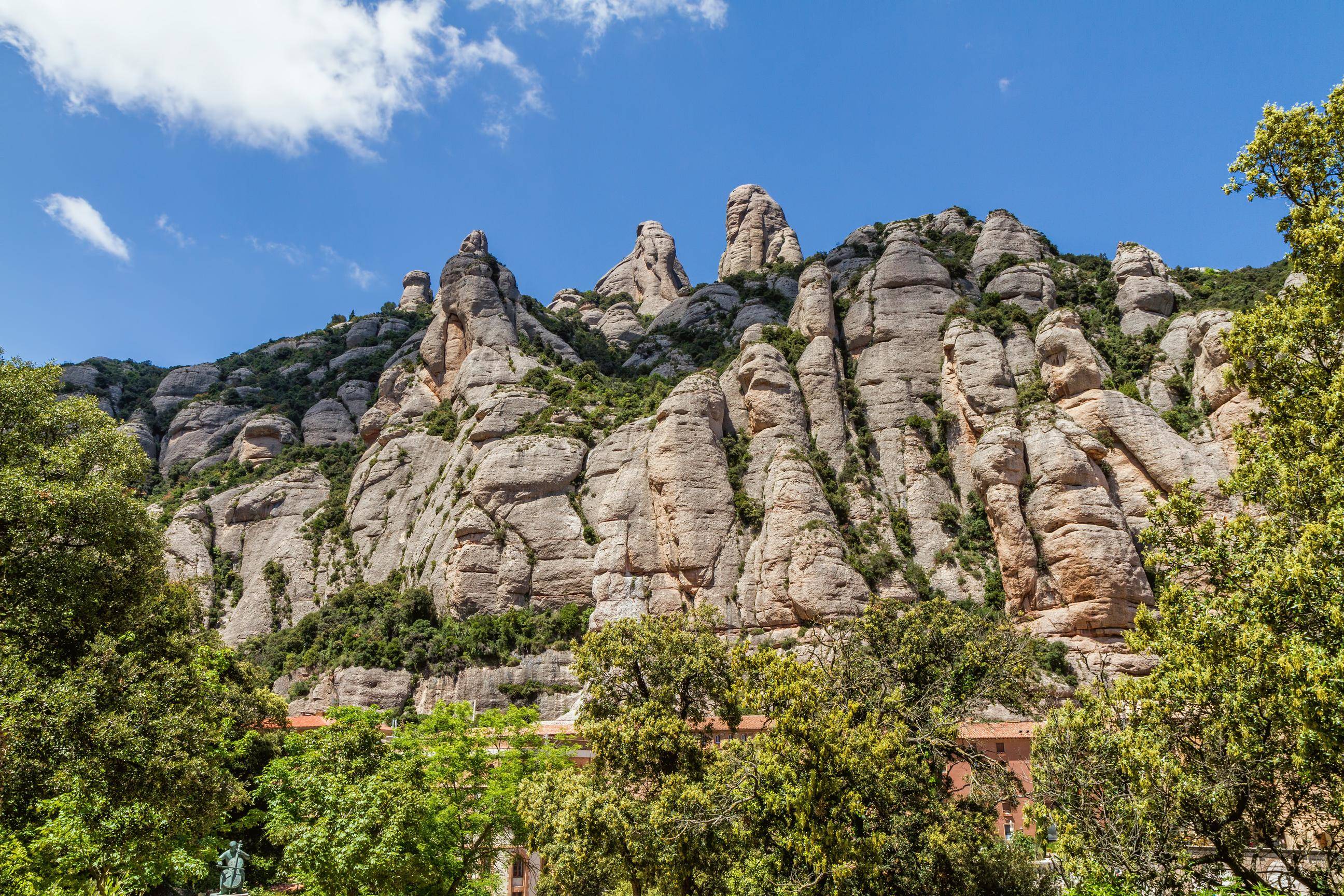 バルセロナから日帰り旅行 岩山の聖地モンセラット スペイン語会話 一覧