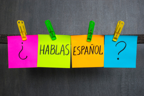 スペインは物干し竿にぶら下がっています。