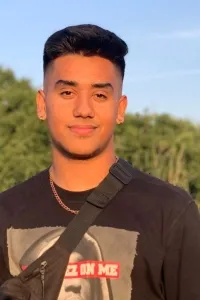 Rojas ruiz  Daniel Bravo 先生